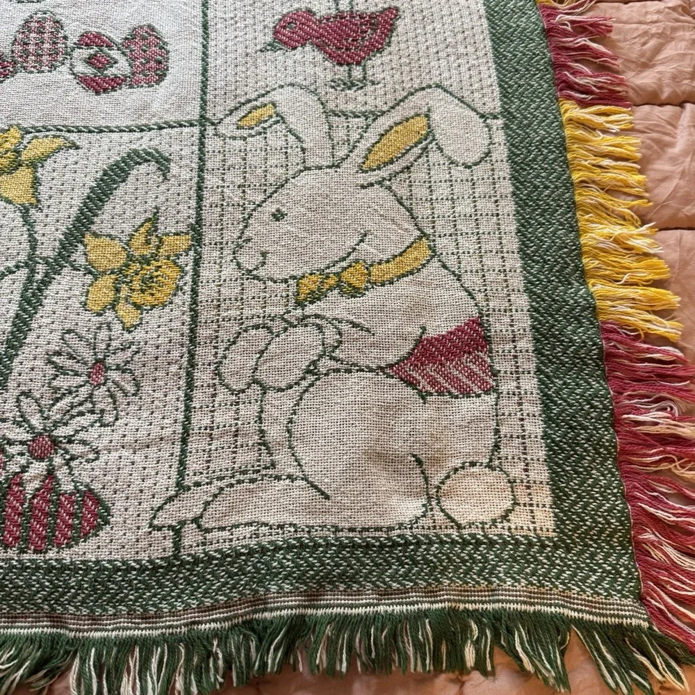 VTG 1994V MWW Bunny Rabbit Throw Blanket Tapestry 69x46 Easter Spring Tulip